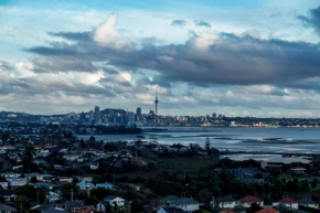 Picture Perfect Hotel Living, Auckland